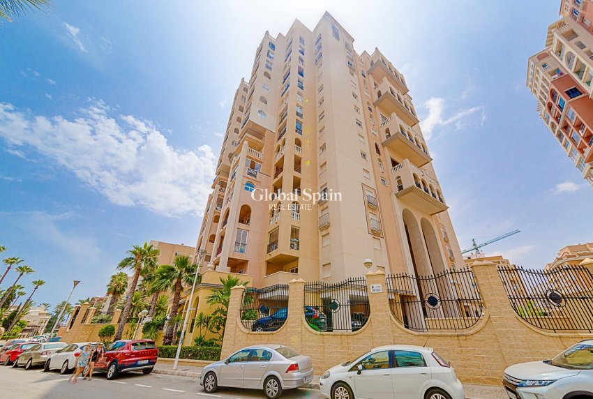 Wederverkoop - APPARTEMENT -
TORREVIEJA - Playa de los Locos