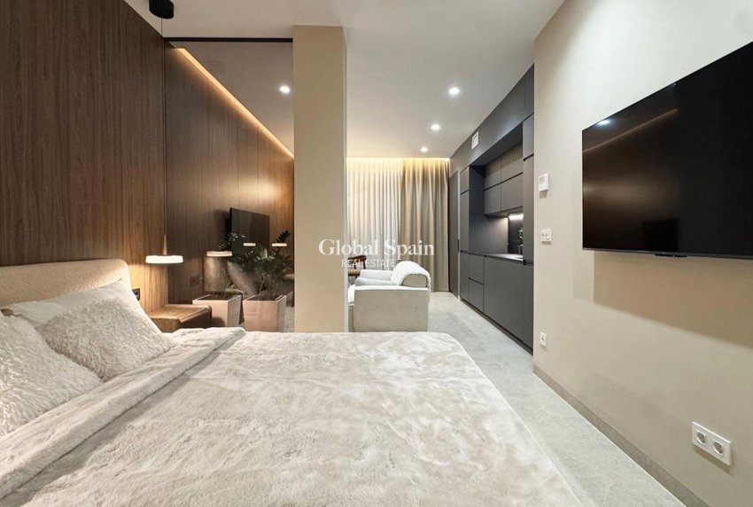 Wederverkoop - APPARTEMENT -
TORREVIEJA - Playa de los Locos