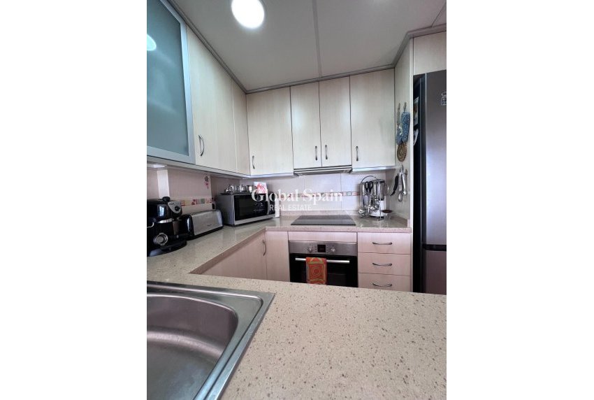 Wederverkoop - APPARTEMENT -
TORREVIEJA - Playa de los Locos