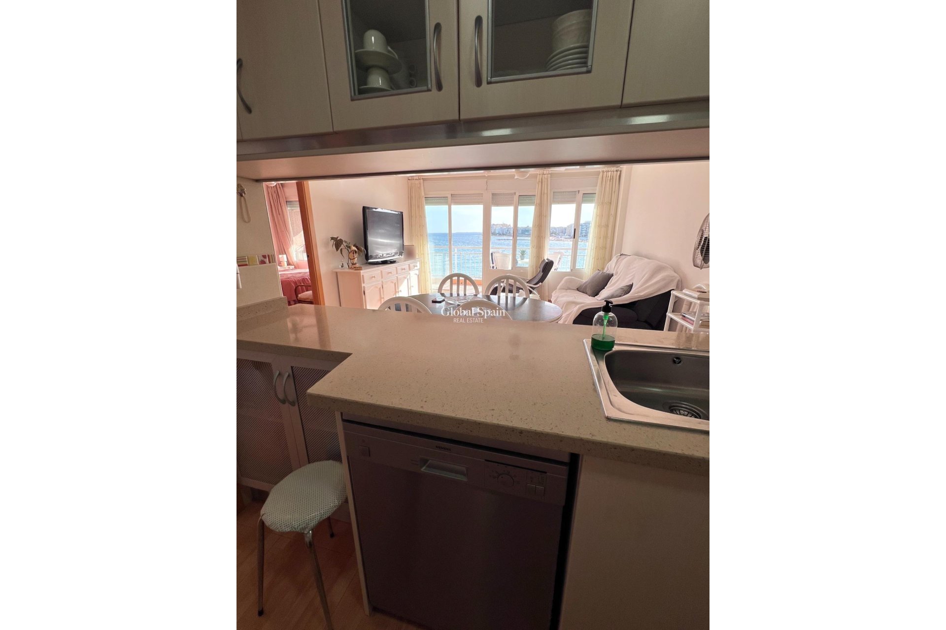 Wederverkoop - APPARTEMENT -
TORREVIEJA - Playa de los Locos