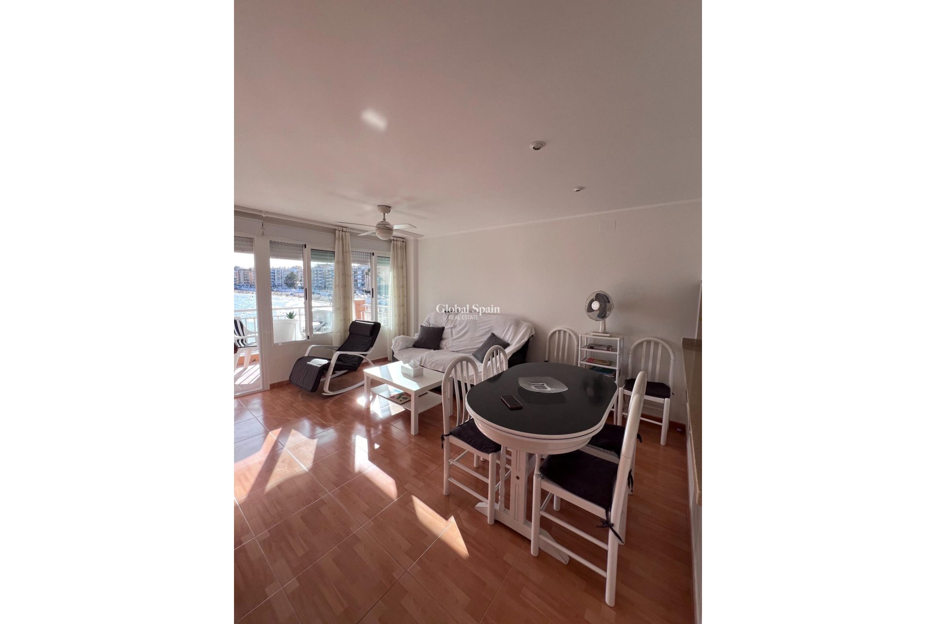 Wederverkoop - APPARTEMENT -
TORREVIEJA - Playa de los Locos