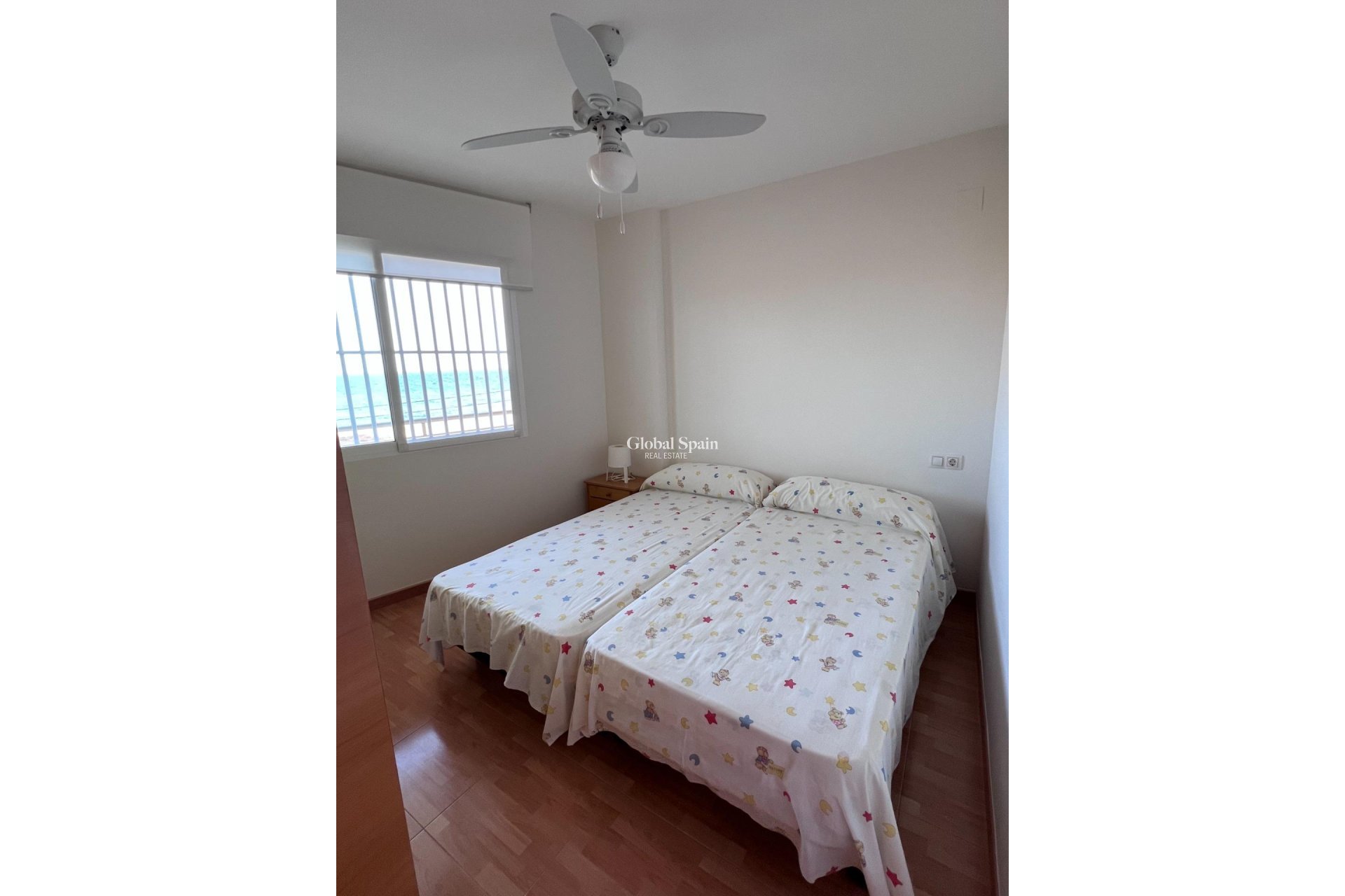 Wederverkoop - APPARTEMENT -
TORREVIEJA - Playa de los Locos