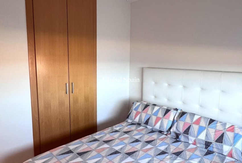 Wederverkoop - APPARTEMENT -
TORREVIEJA - Playa de los Locos