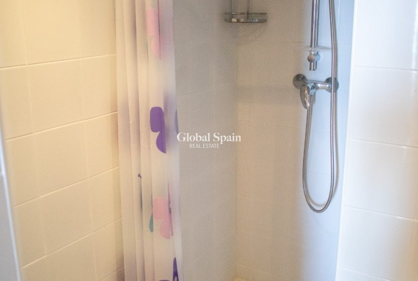 Wederverkoop - APPARTEMENT -
TORREVIEJA - Playa de los Locos