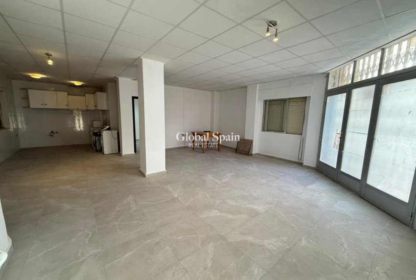 Wederverkoop - APPARTEMENT -
TORREVIEJA - Playa de los Locos