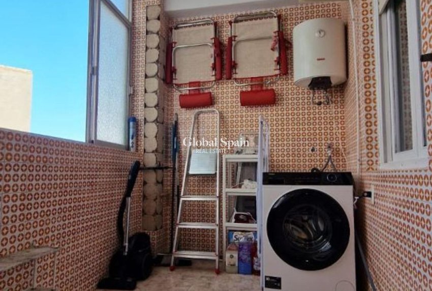 Wederverkoop - APPARTEMENT -
TORREVIEJA - Playa de los Locos