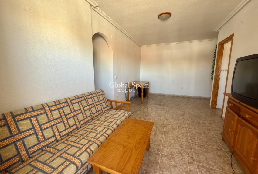 Wederverkoop - APPARTEMENT -
TORREVIEJA - Playa de los Locos