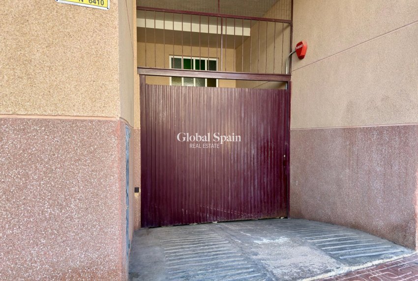 Wederverkoop - APPARTEMENT -
TORREVIEJA - Playa de los Locos