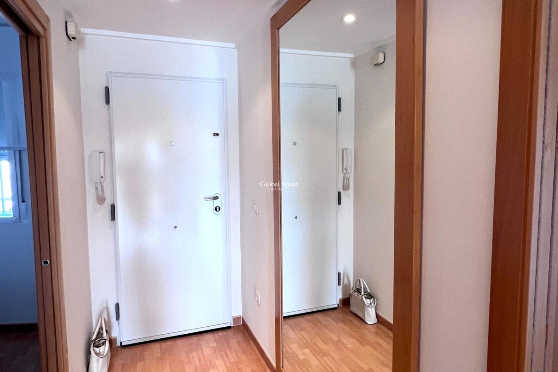 Wederverkoop - APPARTEMENT -
TORREVIEJA - Playa de los Locos