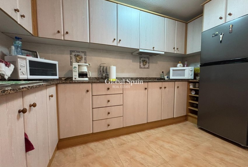 Wederverkoop - APPARTEMENT -
TORREVIEJA - Playa de los Locos