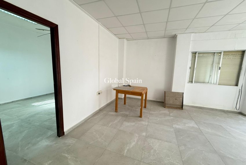 Wederverkoop - APPARTEMENT -
TORREVIEJA - Playa de los Locos