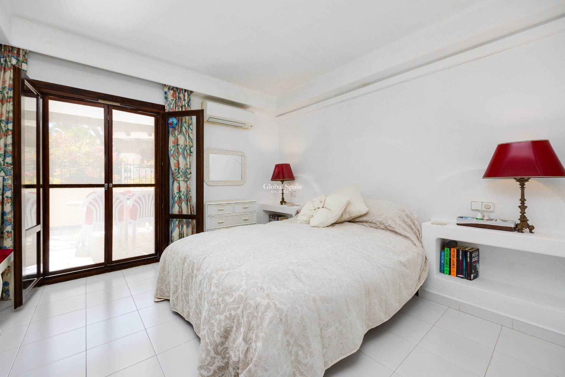 Wederverkoop - APPARTEMENT -
TORREVIEJA - Playa de los Locos