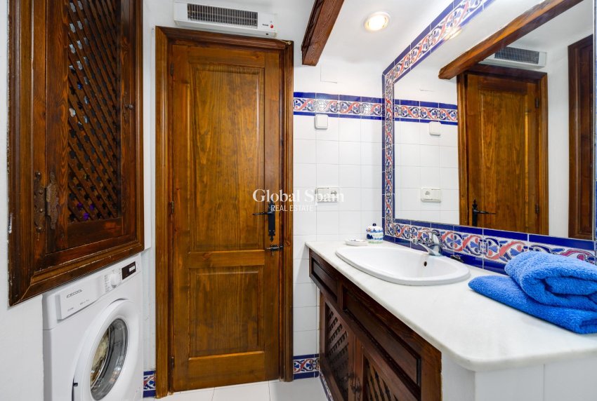 Wederverkoop - APPARTEMENT -
TORREVIEJA - Playa de los Locos