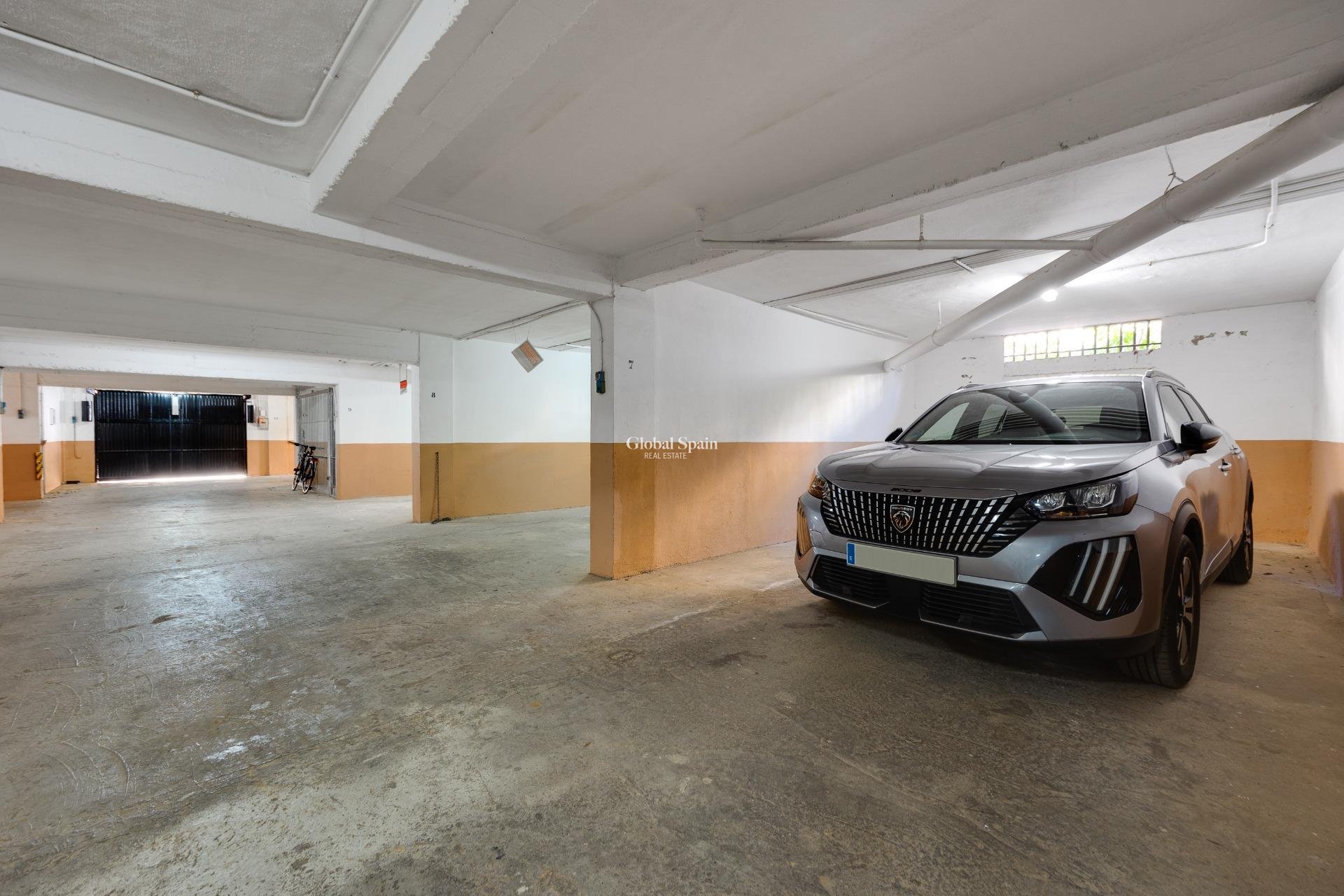 Wederverkoop - APPARTEMENT -
TORREVIEJA - Playa de los Locos