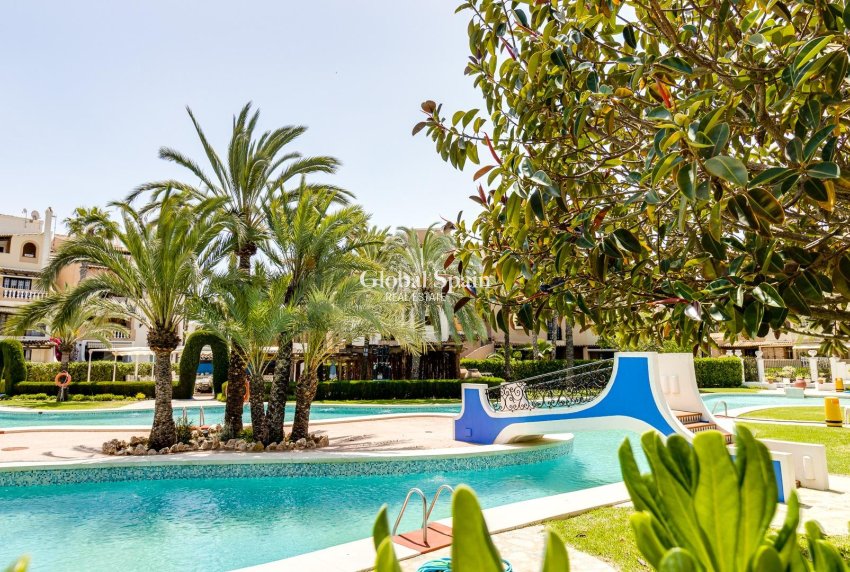 Wederverkoop - APPARTEMENT -
TORREVIEJA - Playa de los Locos