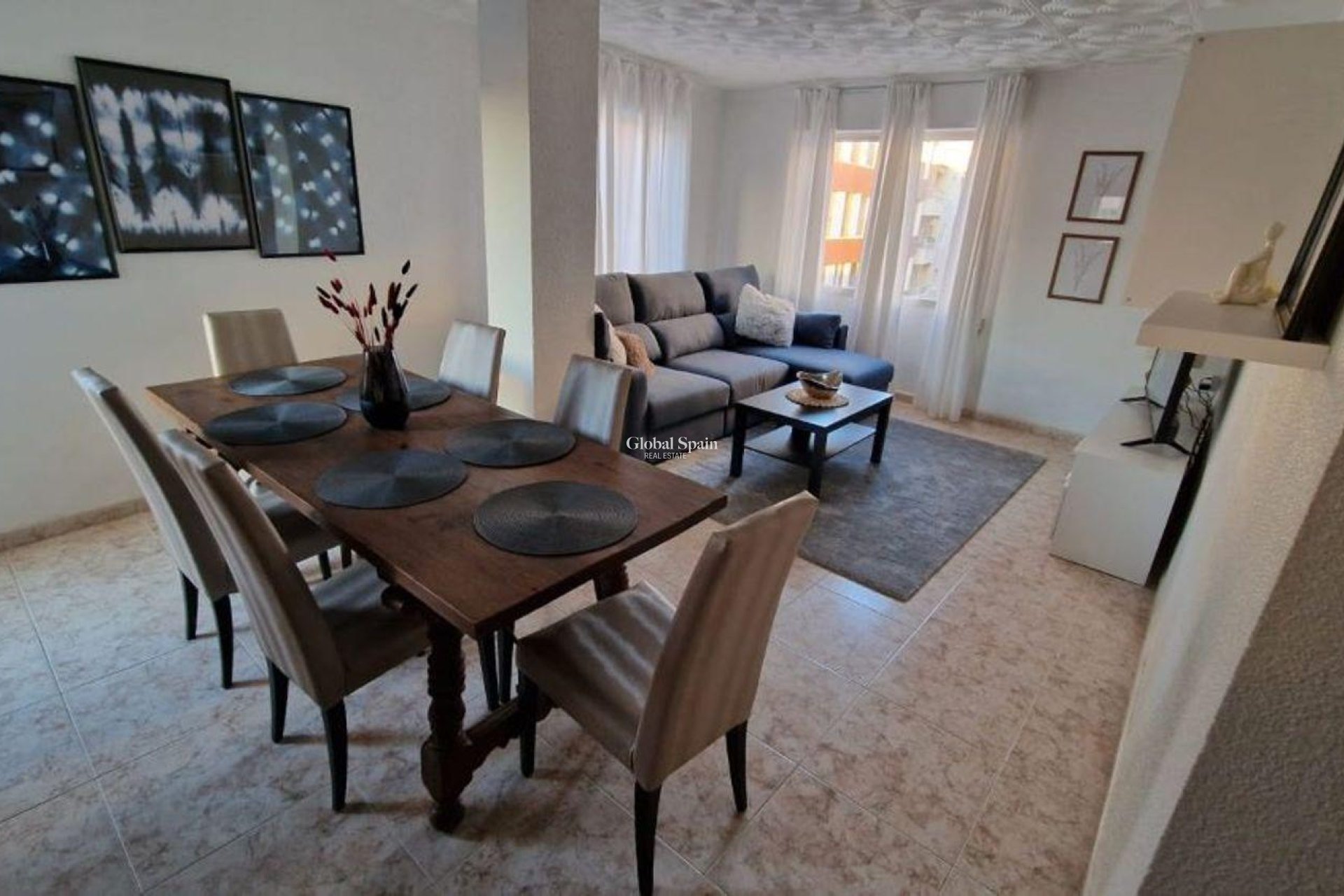 Wederverkoop - APPARTEMENT -
TORREVIEJA - Playa de los Locos