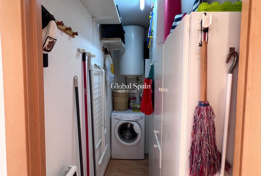 Wederverkoop - APPARTEMENT -
TORREVIEJA - Playa de los Locos