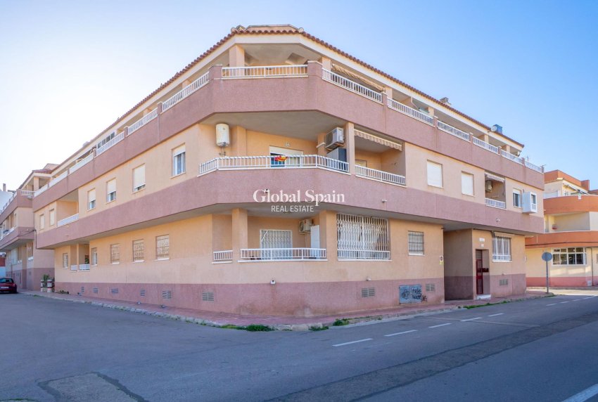 Wederverkoop - APPARTEMENT -
TORREVIEJA - Playa de los Locos