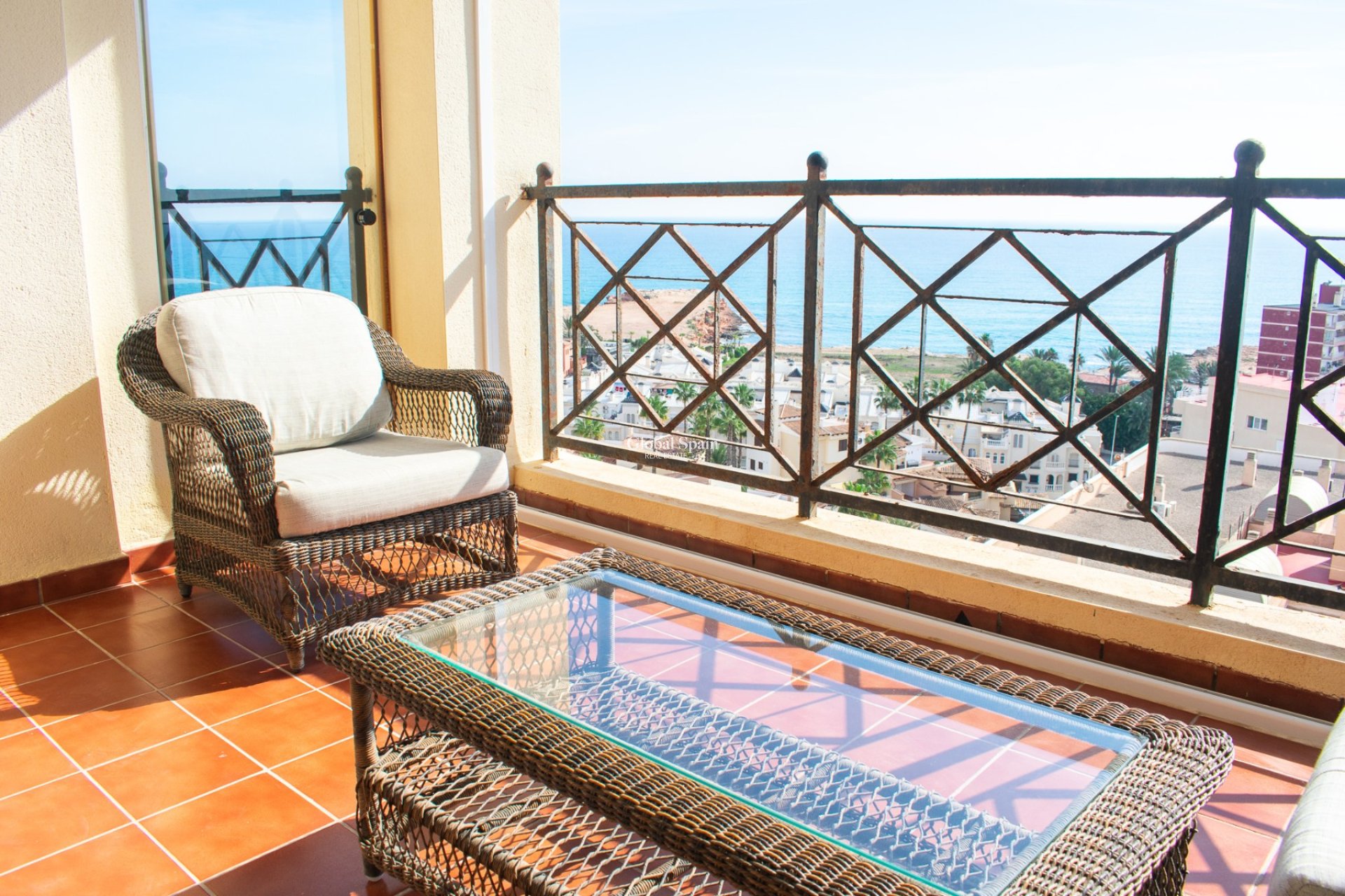 Wederverkoop - APPARTEMENT -
TORREVIEJA - Playa de los Locos