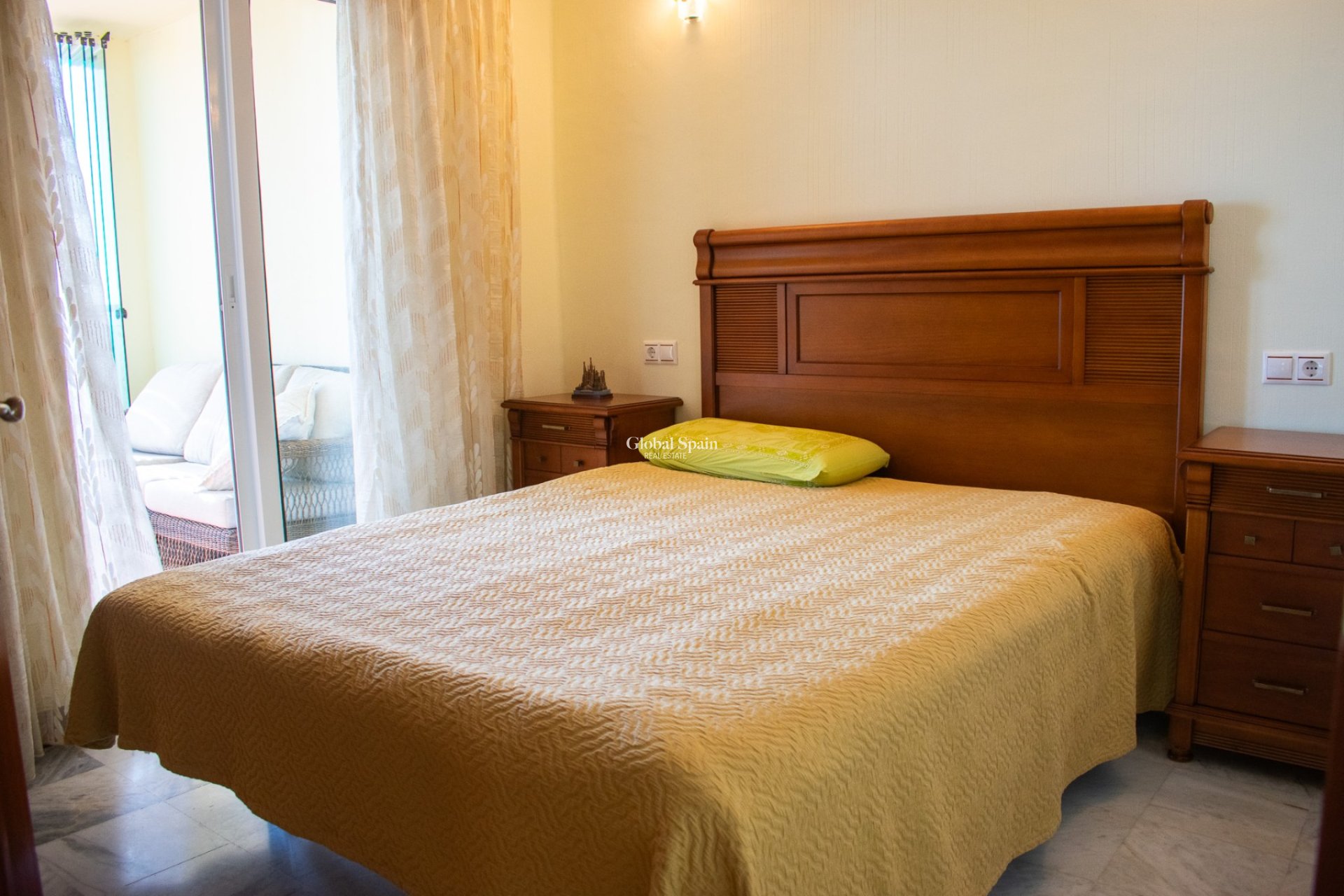 Wederverkoop - APPARTEMENT -
TORREVIEJA - Playa de los Locos