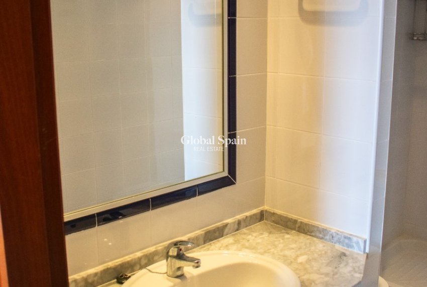 Wederverkoop - APPARTEMENT -
TORREVIEJA - Playa de los Locos