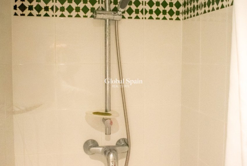 Wederverkoop - APPARTEMENT -
TORREVIEJA - Playa de los Locos