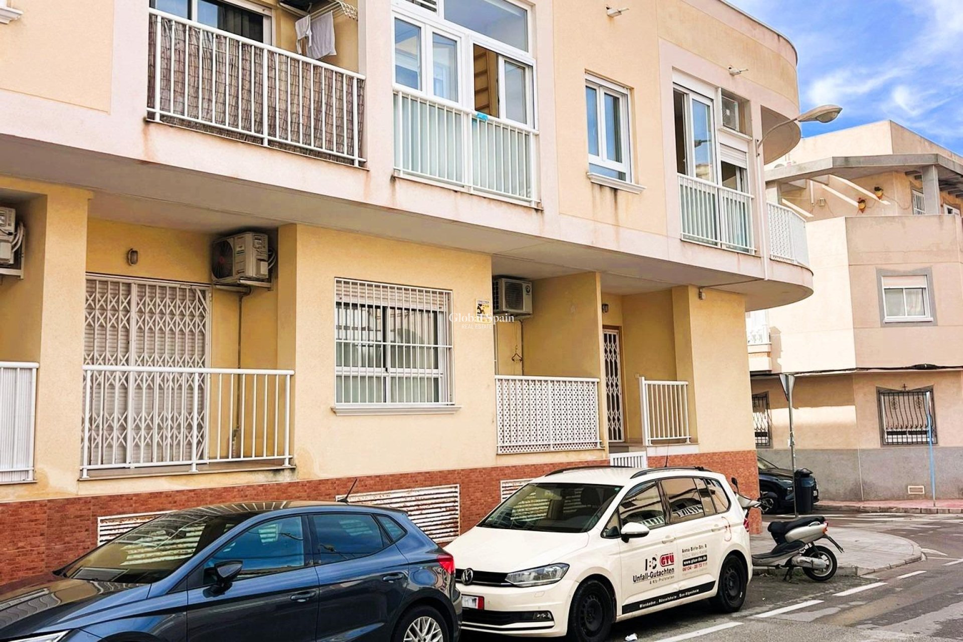 Wederverkoop - APPARTEMENT -
TORREVIEJA - Playa de los Locos