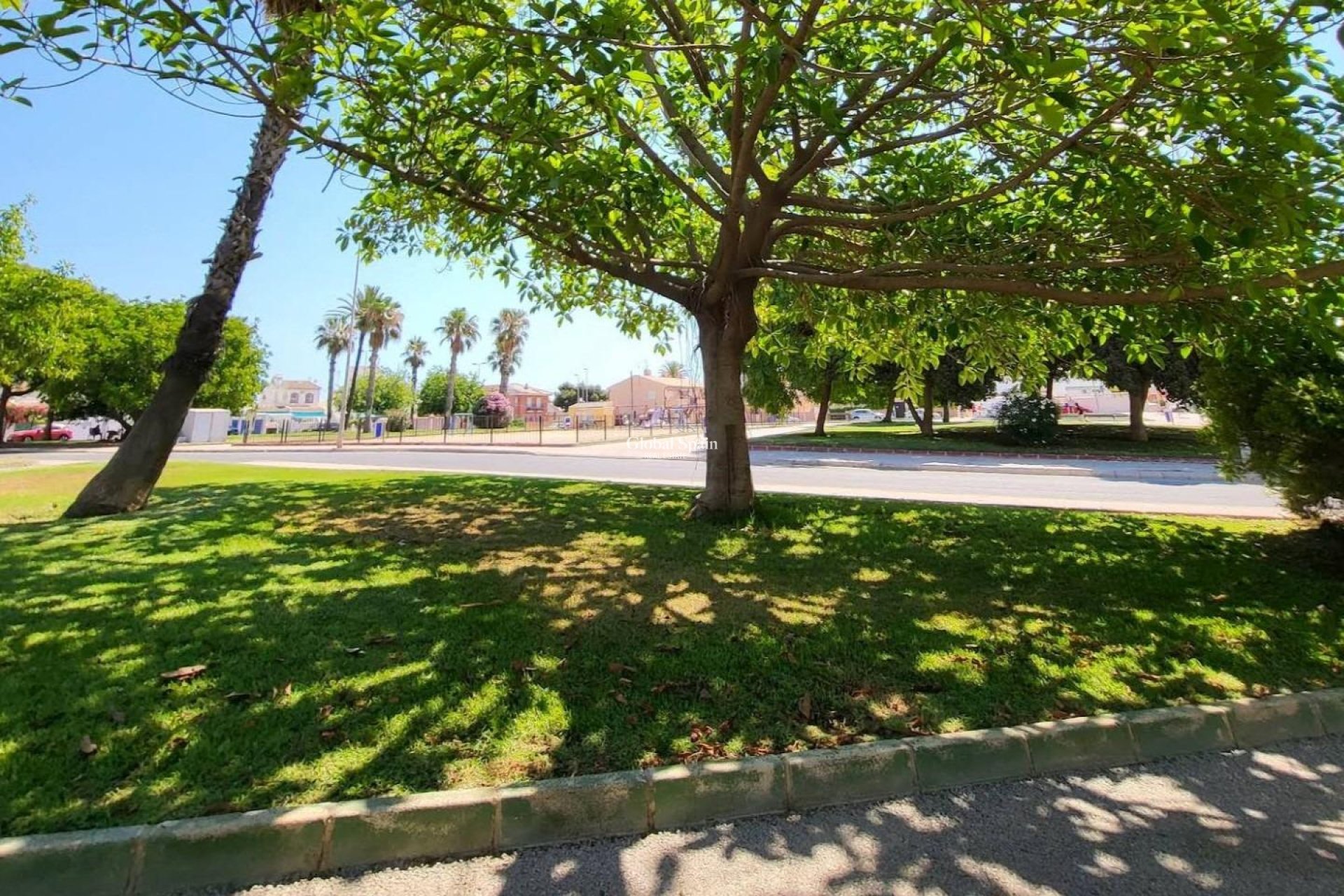 Wederverkoop - APPARTEMENT -
TORREVIEJA - Playa de los Locos