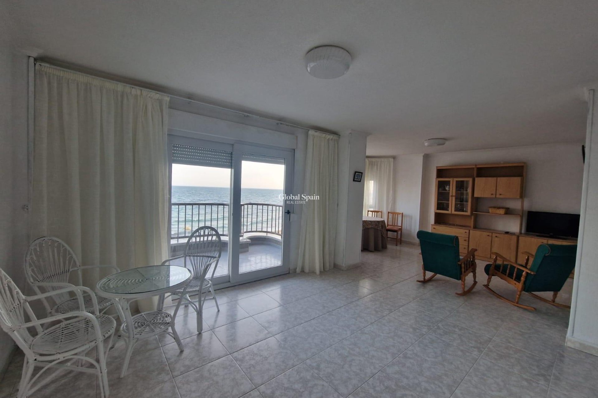 Wederverkoop - APPARTEMENT -
TORREVIEJA - Playa de los Locos