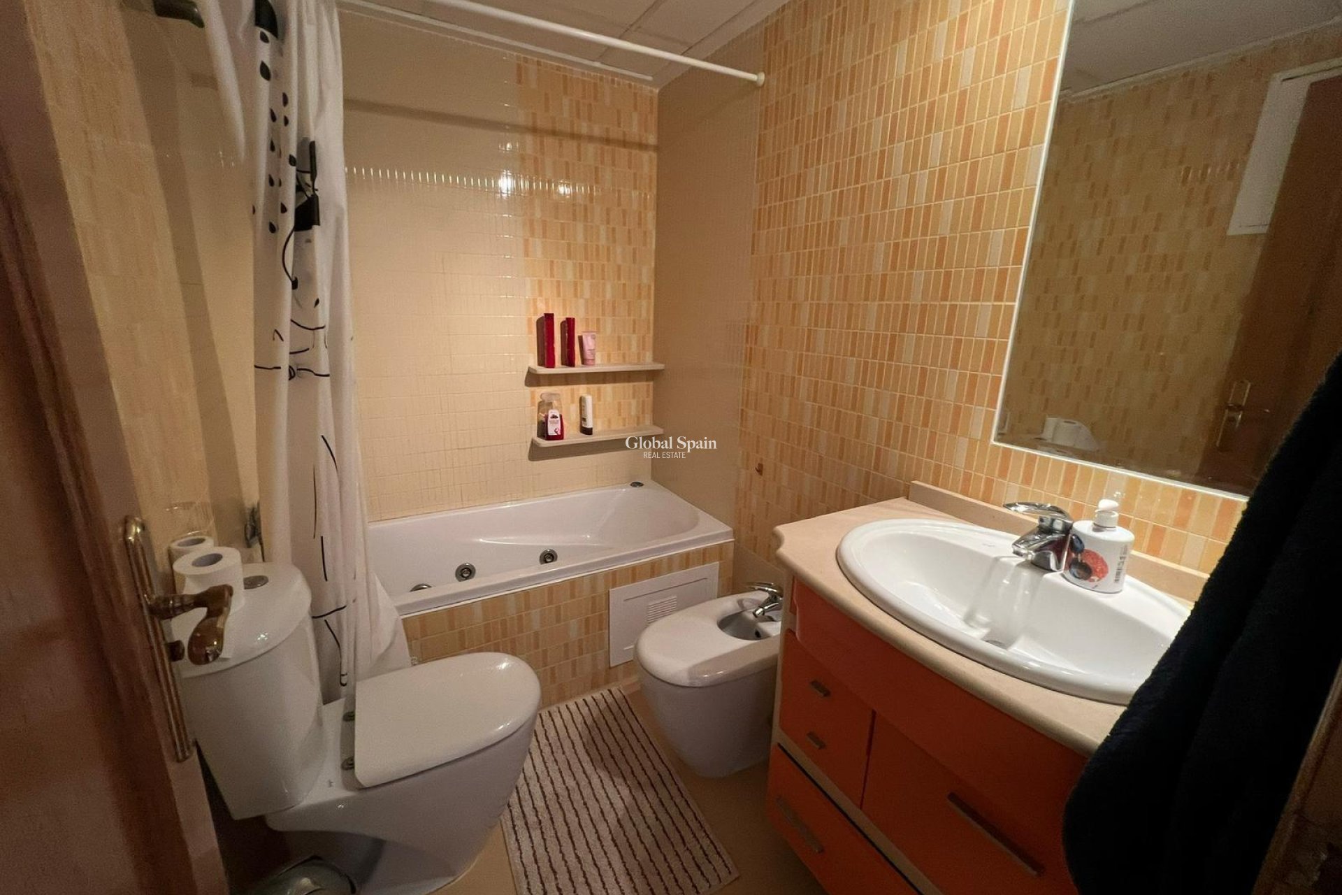 Wederverkoop - APPARTEMENT -
TORREVIEJA - Playa de los Locos