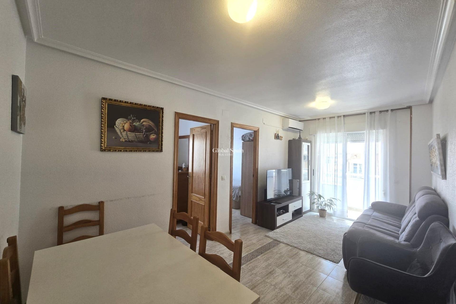 Wederverkoop - APPARTEMENT -
TORREVIEJA - Playa de los Locos