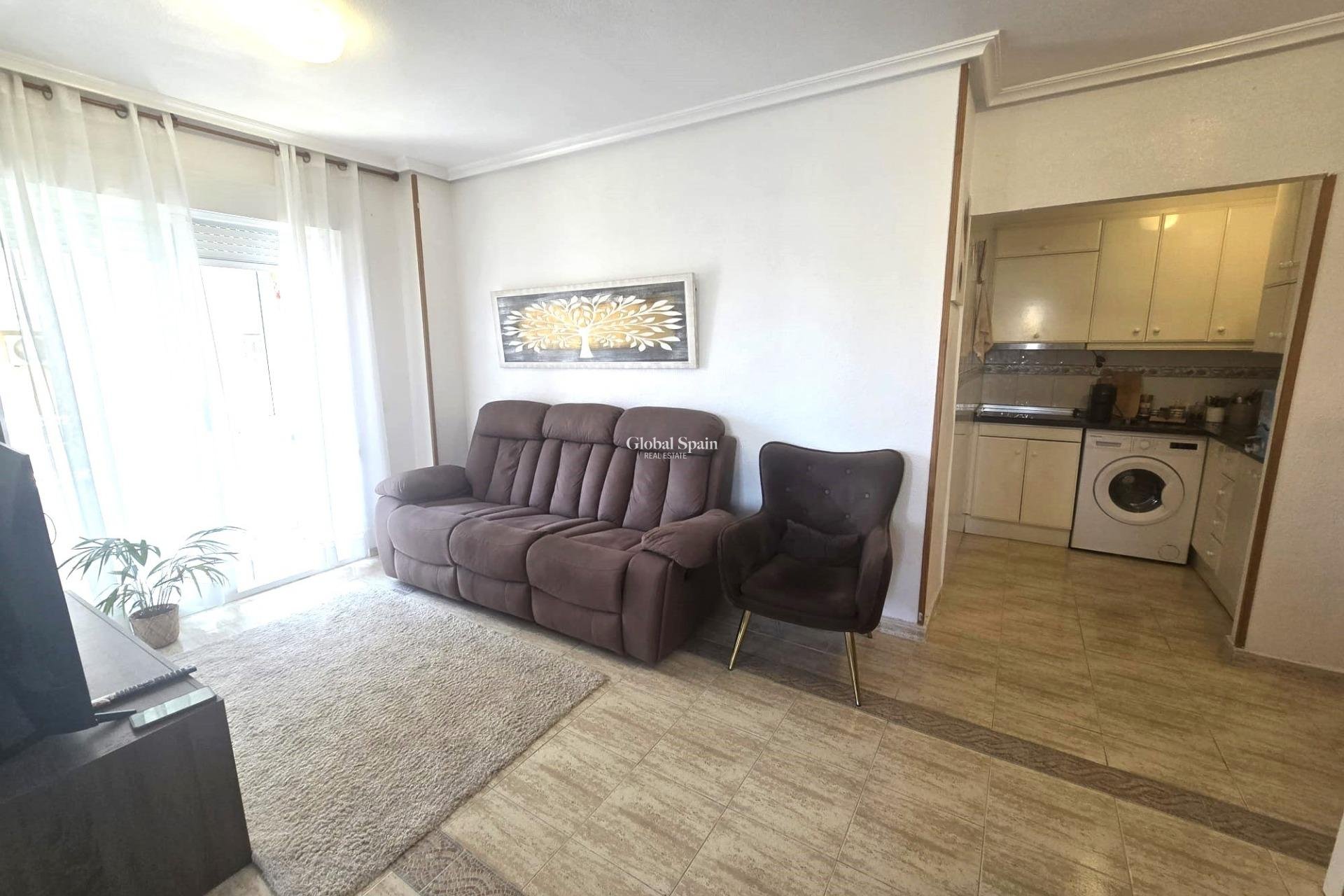 Wederverkoop - APPARTEMENT -
TORREVIEJA - Playa de los Locos