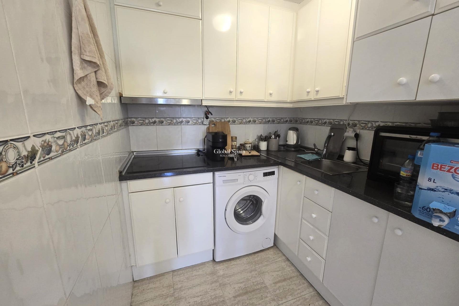 Wederverkoop - APPARTEMENT -
TORREVIEJA - Playa de los Locos