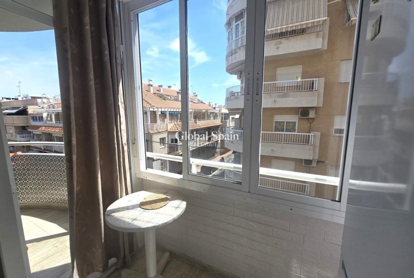 Wederverkoop - APPARTEMENT -
TORREVIEJA - Playa de los Locos