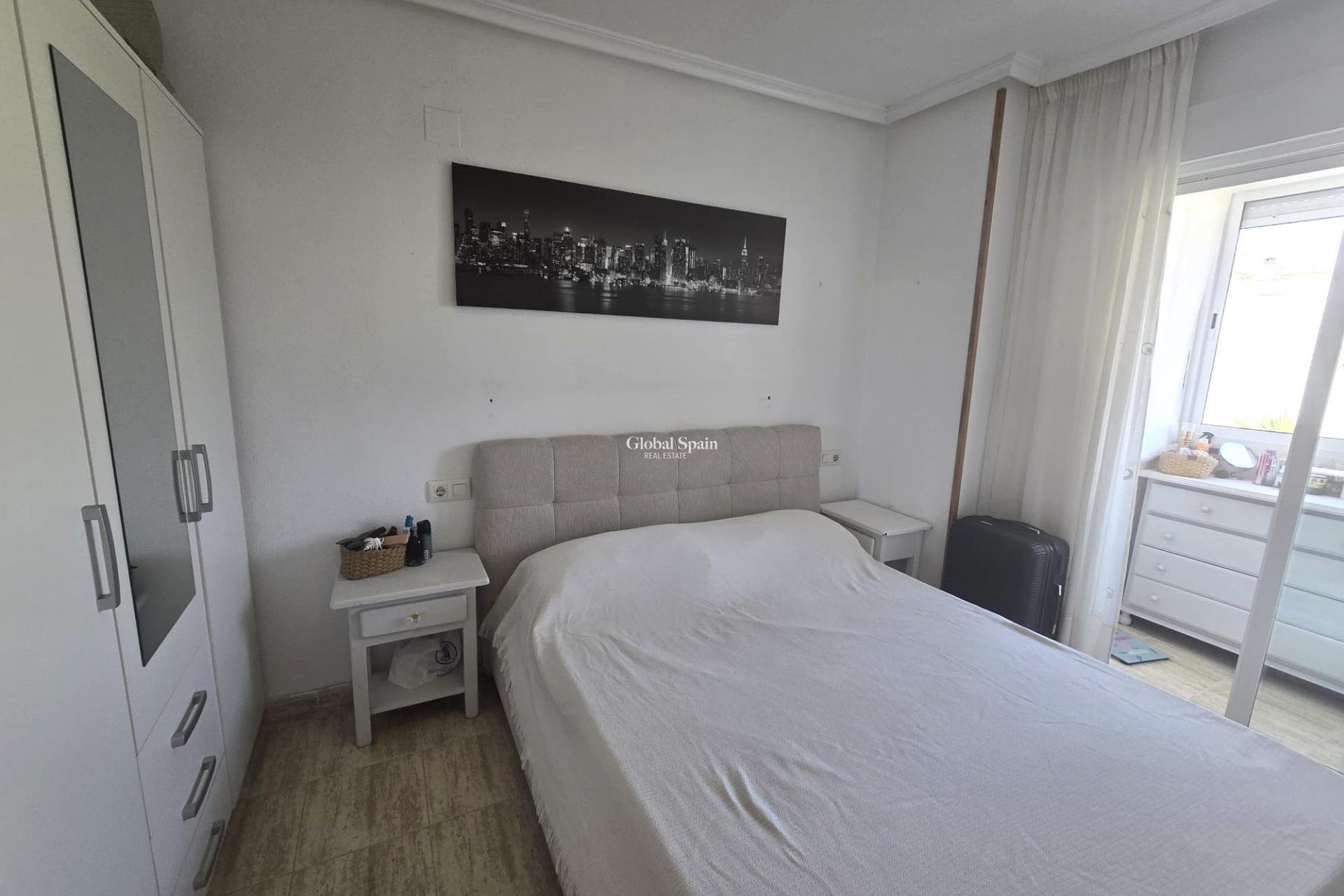 Wederverkoop - APPARTEMENT -
TORREVIEJA - Playa de los Locos