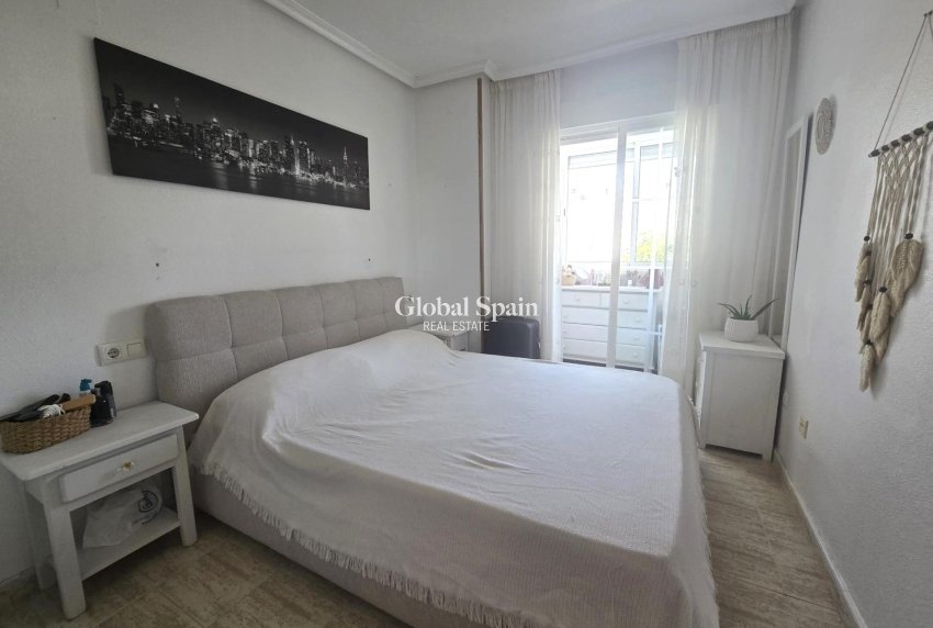 Wederverkoop - APPARTEMENT -
TORREVIEJA - Playa de los Locos