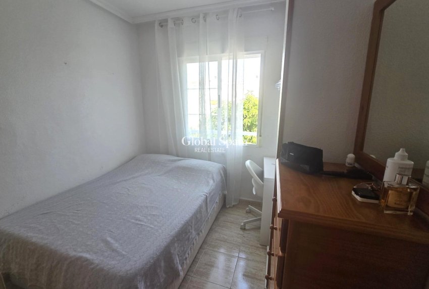 Wederverkoop - APPARTEMENT -
TORREVIEJA - Playa de los Locos