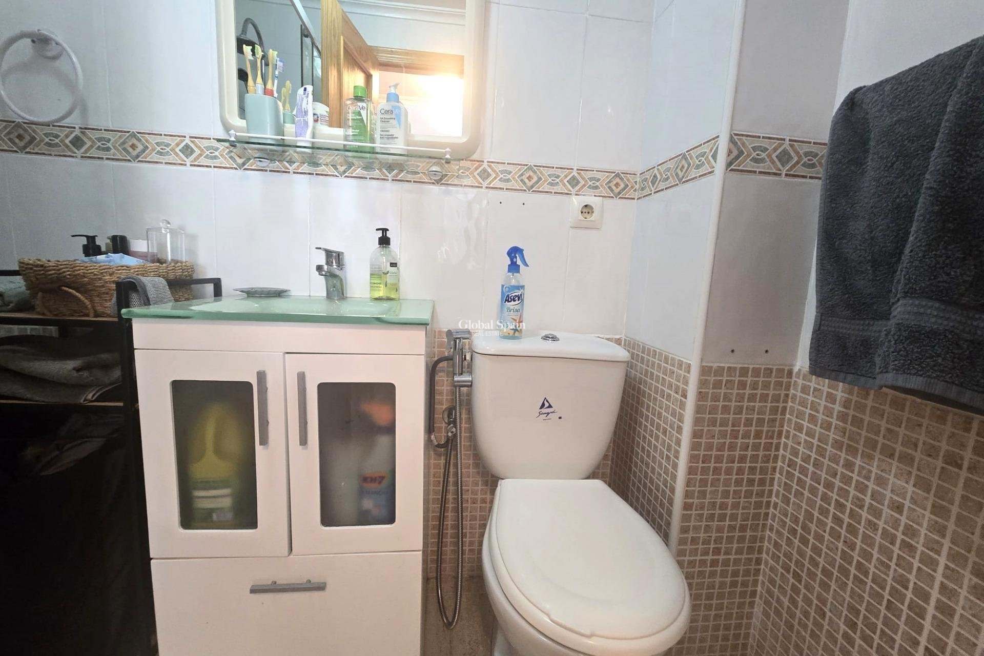 Wederverkoop - APPARTEMENT -
TORREVIEJA - Playa de los Locos