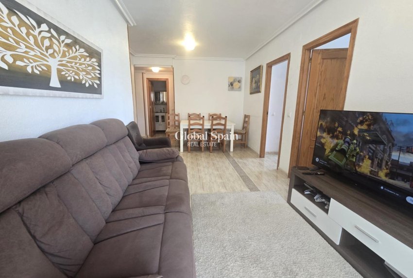 Wederverkoop - APPARTEMENT -
TORREVIEJA - Playa de los Locos