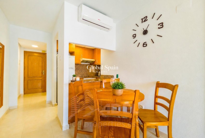 Wederverkoop - APPARTEMENT -
TORREVIEJA - Playa de los Locos