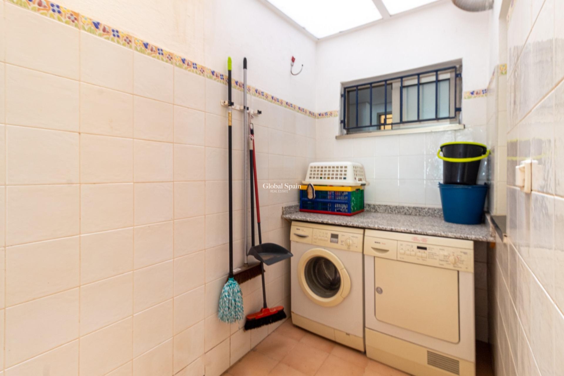 Wederverkoop - APPARTEMENT -
TORREVIEJA - Playa de los locos