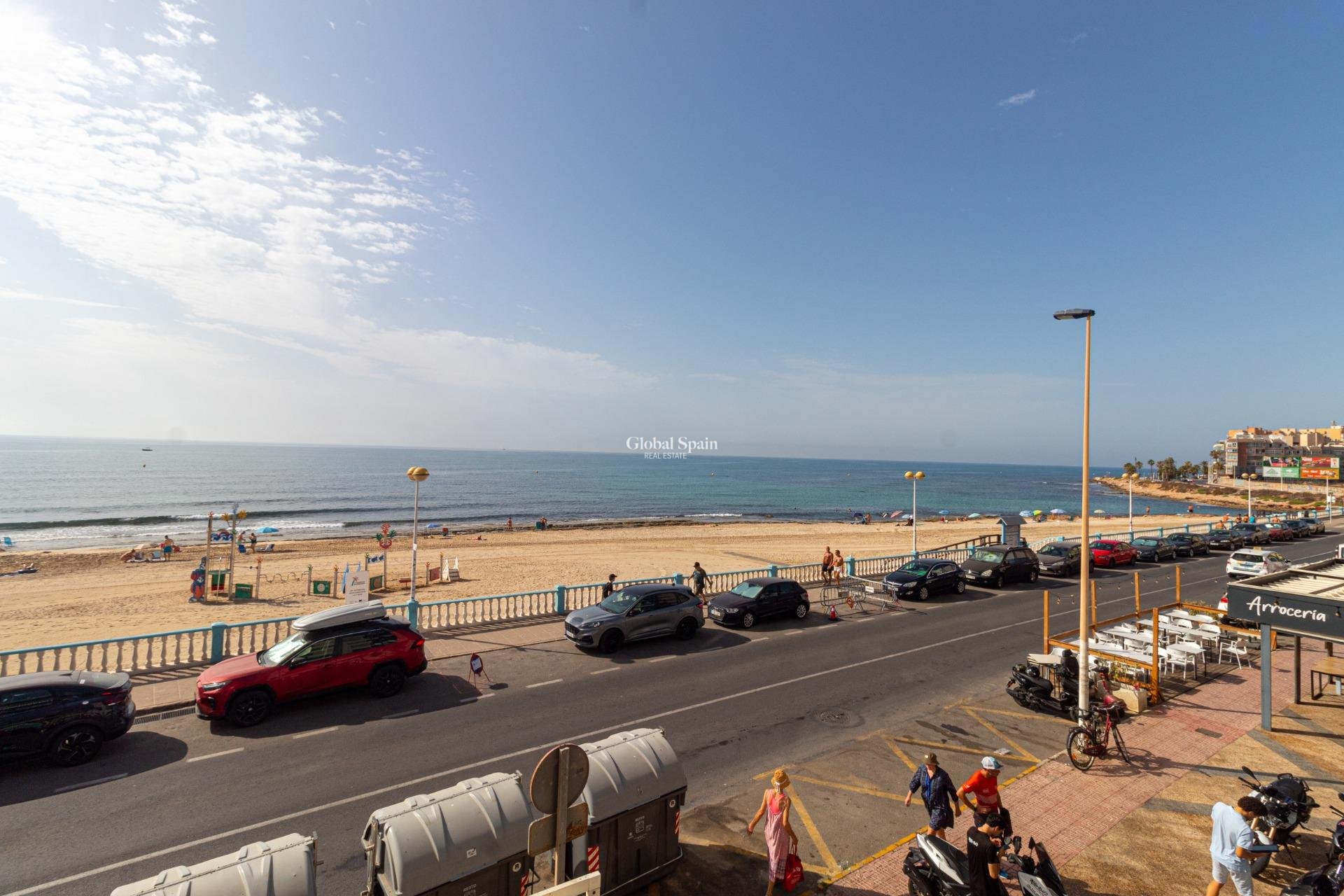 Wederverkoop - APPARTEMENT -
TORREVIEJA - Playa de los locos