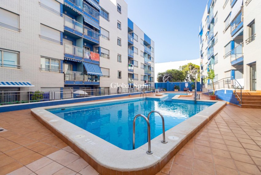 Wederverkoop - APPARTEMENT -
TORREVIEJA - Playa de los locos