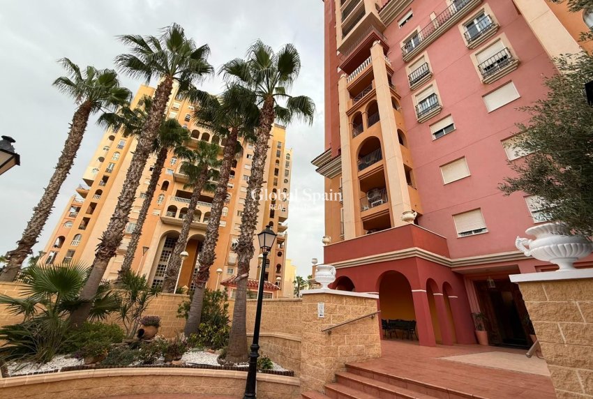 Wederverkoop - APPARTEMENT -
TORREVIEJA - Playa de los Locos