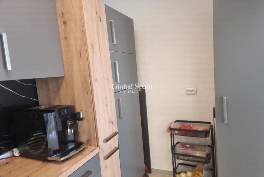 Wederverkoop - APPARTEMENT -
TORREVIEJA - Playa de los Locos