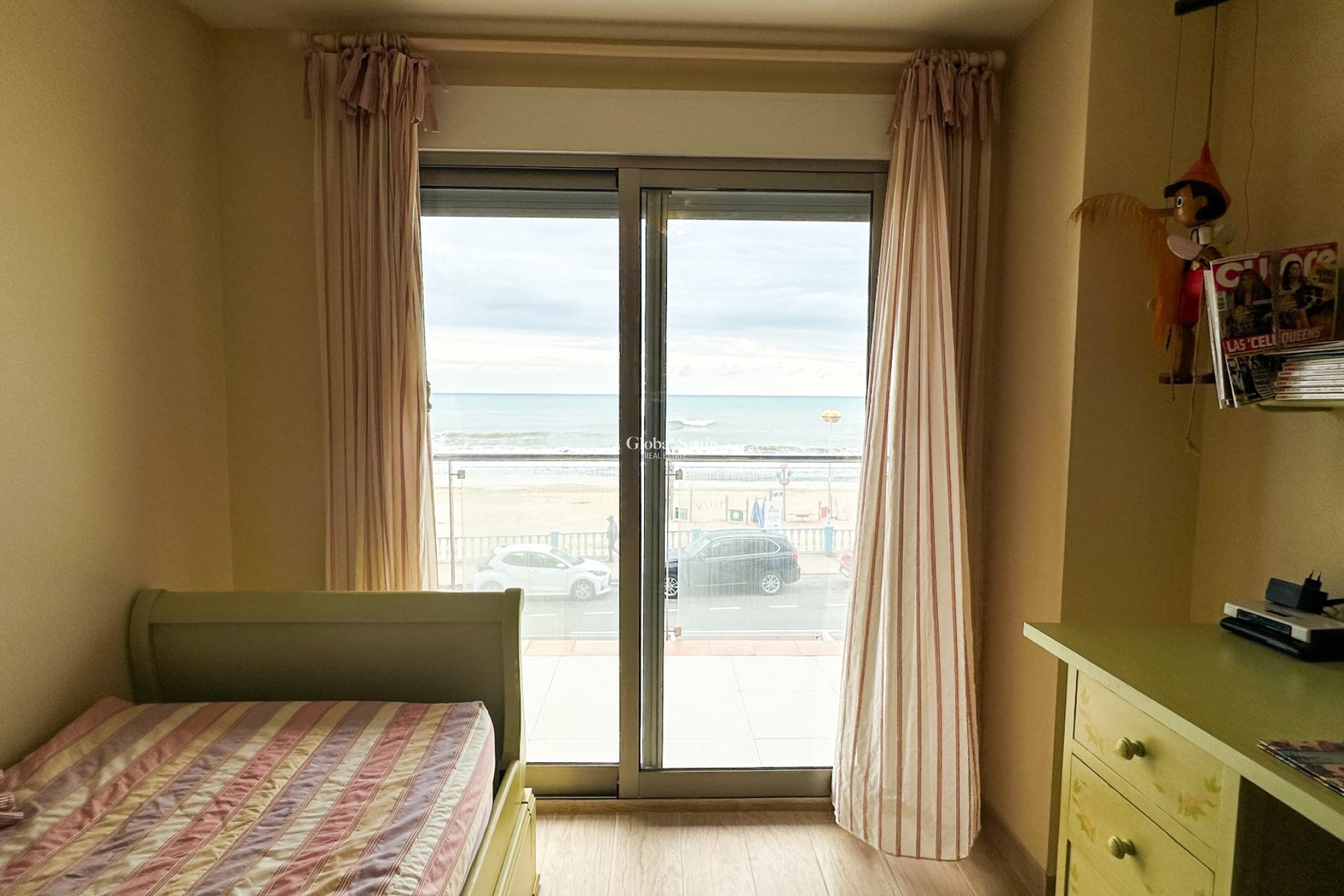 Wederverkoop - APPARTEMENT -
TORREVIEJA - Playa de los Locos