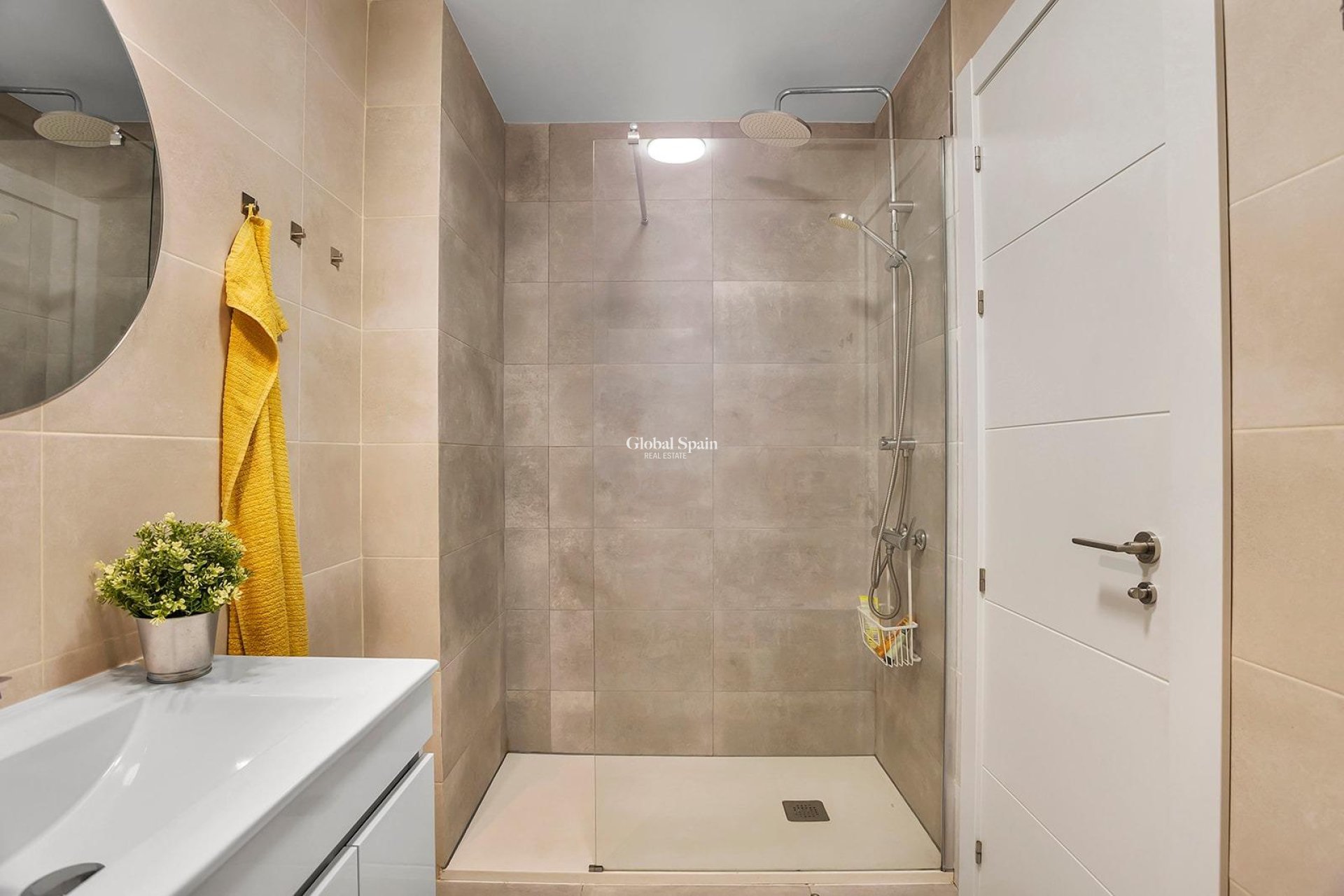 Wederverkoop - APPARTEMENT -
TORREVIEJA - Playa de los Locos