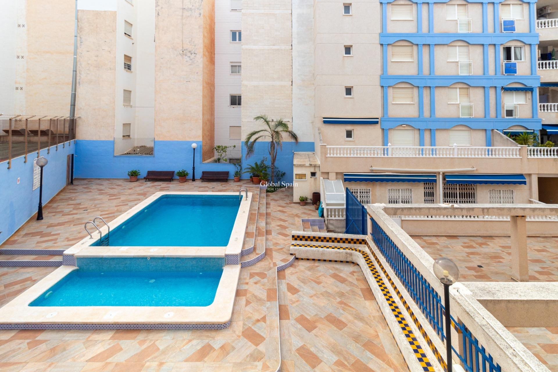 Wederverkoop - Appartement -
TORREVIEJA - Playa de los locos