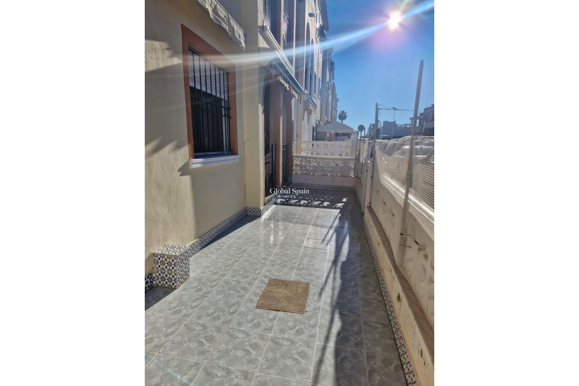 Wederverkoop - APPARTEMENT -
TORREVIEJA - Playa De Los Náufragos
