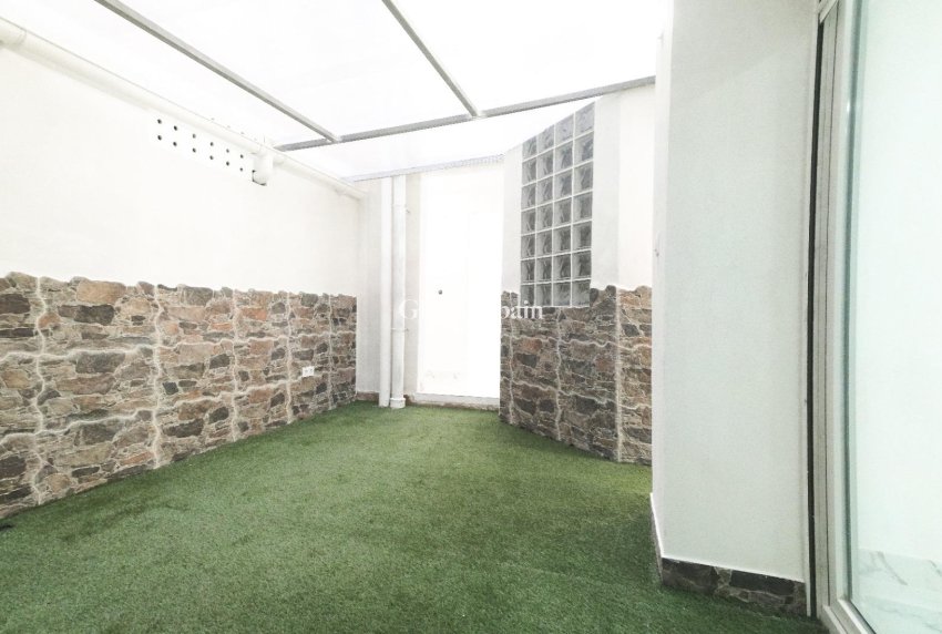 Wederverkoop - APPARTEMENT -
TORREVIEJA - Playa De Los Náufragos